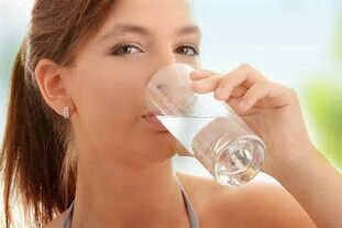 питейна вода на диета за мързеливи